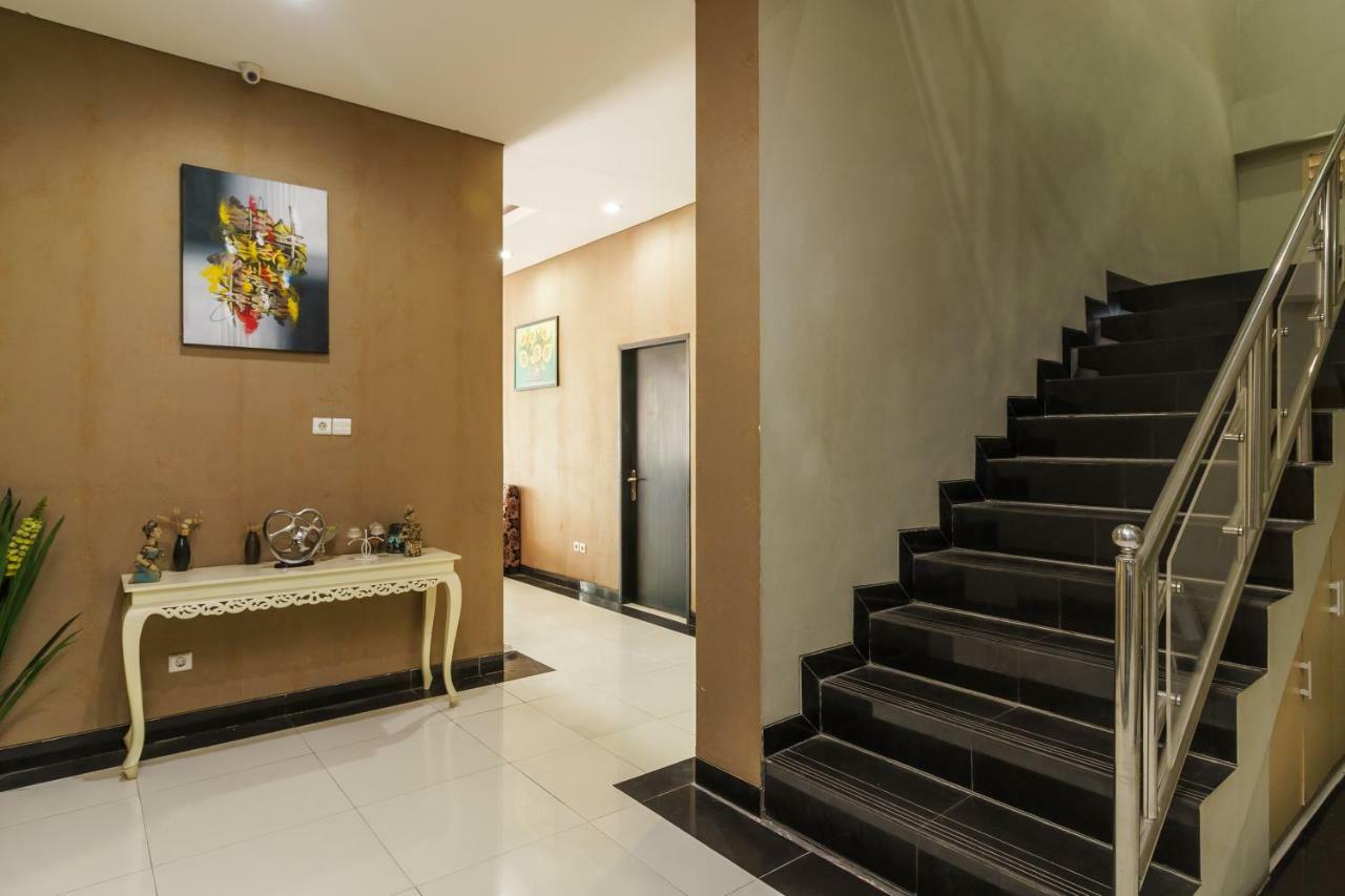 Reddoorz Plus Near Sangkareang Park Матарам Экстерьер фото